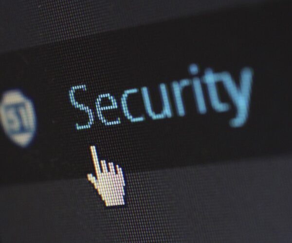 Saugumo sprendimų raida: nuo fizinės apsaugos iki AI analitikos