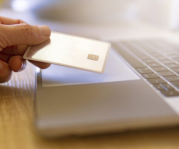 Kaip suplanuoti ir įgyvendinti sėkmingą internetinės parduotuvės kūrimą