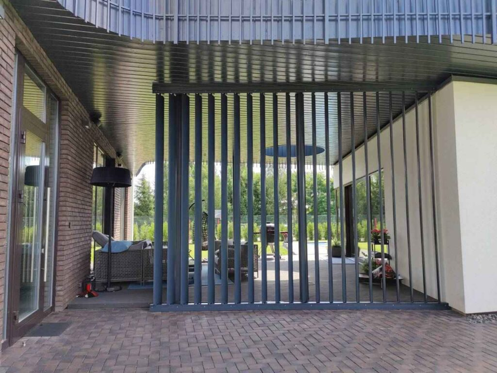 Lauko žaliuzės langams: kaip sumažinti temperatūrą namuose be kondicionieriaus